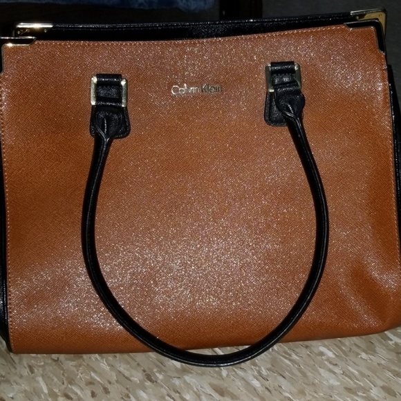 Calvin Klein Purse - Picture 4 of 8